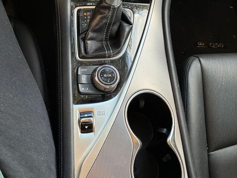 Used 2014 INFINITI Q50 w/ Moonroof Package image 8