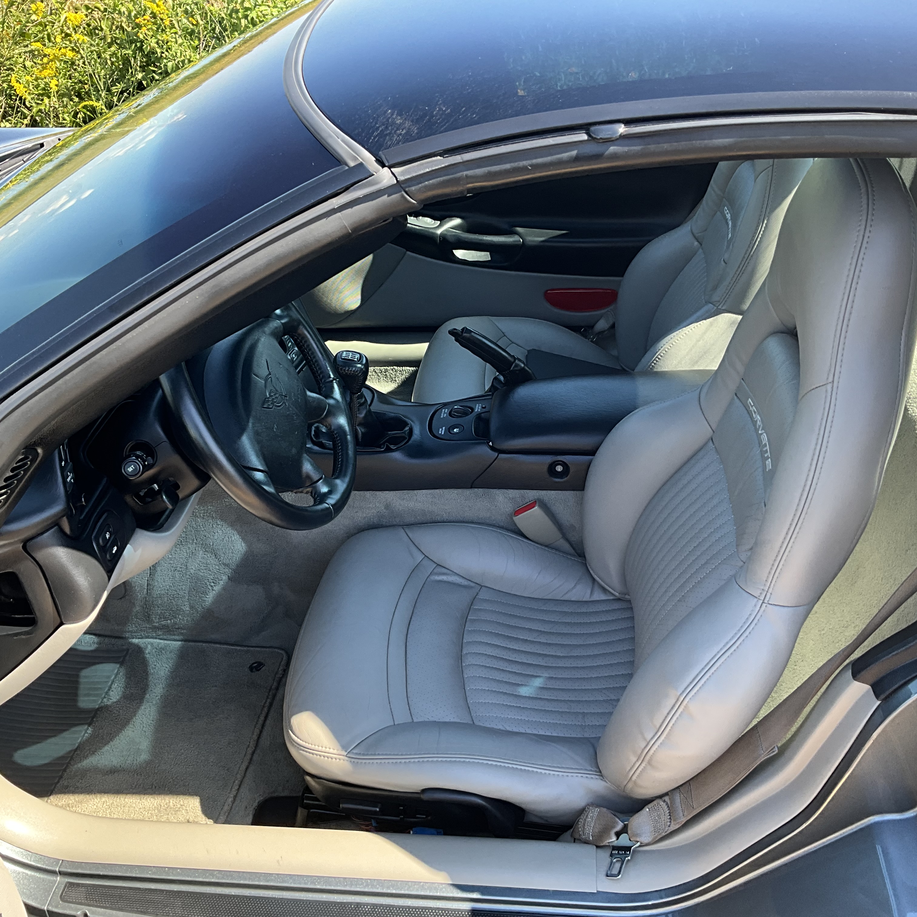Used 2003 Chevrolet Corvette Coupe w/ Preferred Equipment Group RWD image 11
