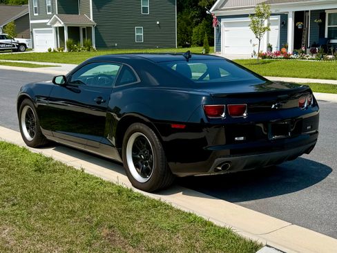 Used 2012 Chevrolet Camaro LS RWD image 4