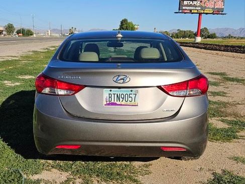 Used 2013 Hyundai Elantra Limited w/ Technology Pkg image 2