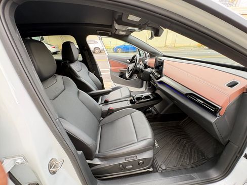 Used 2021 Volkswagen ID.4 Pro S w/ ID.4 Protection Package image 11