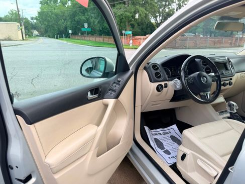 Used 2013 Volkswagen Tiguan S FWD image 20