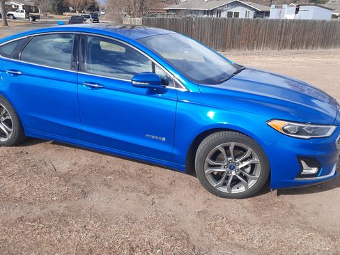 Used 2019 Ford Fusion Titanium image 4