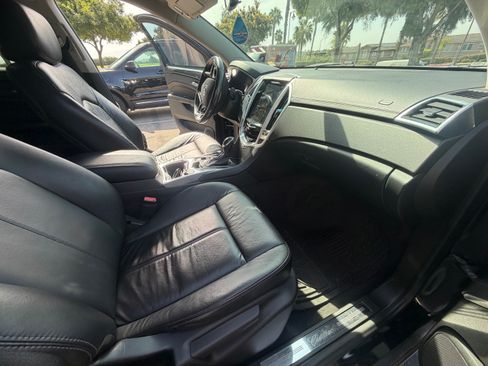 Used 2014 Cadillac SRX FWD image 4