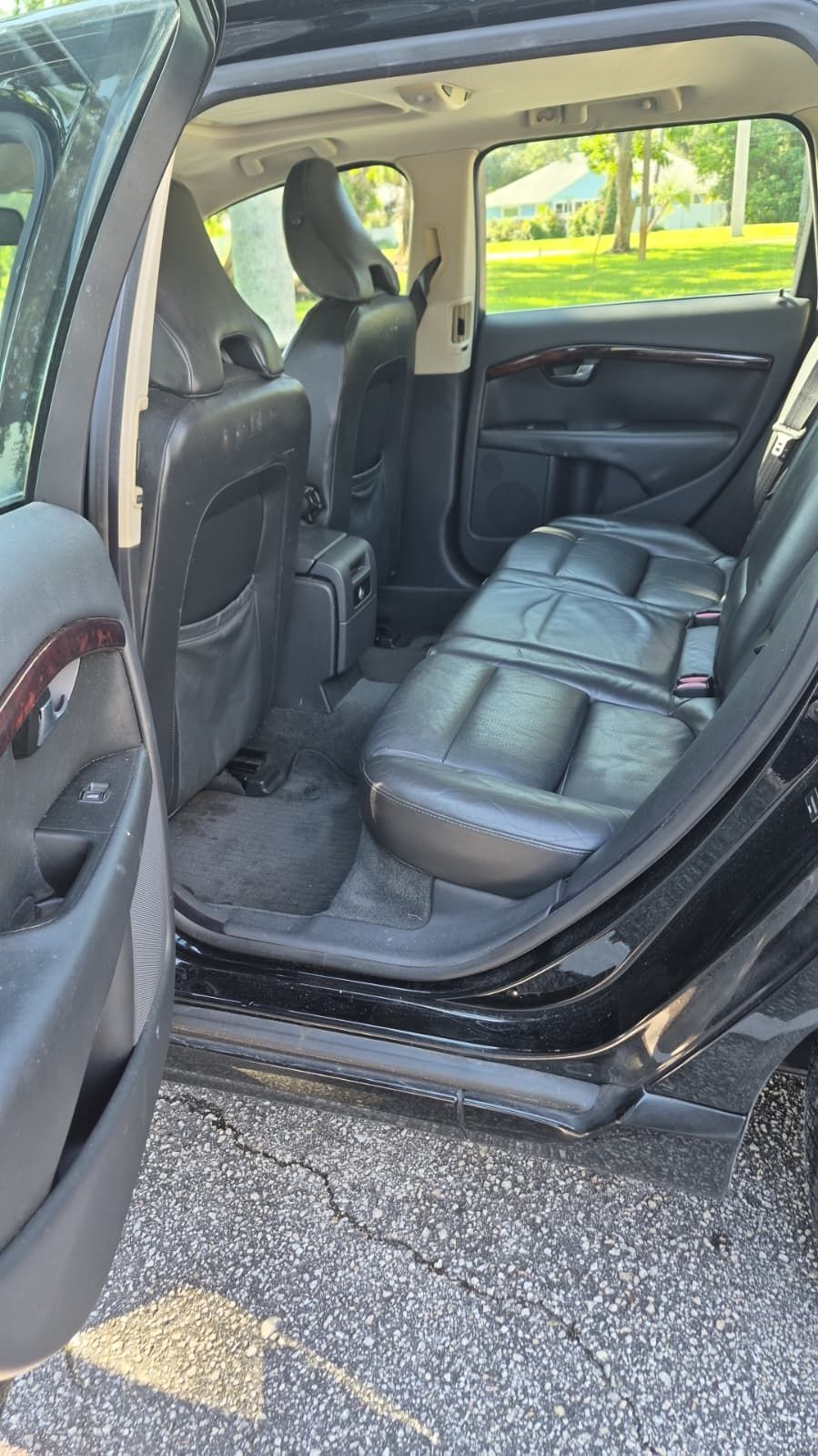 Used 2008 Volvo V70 FWD image 16
