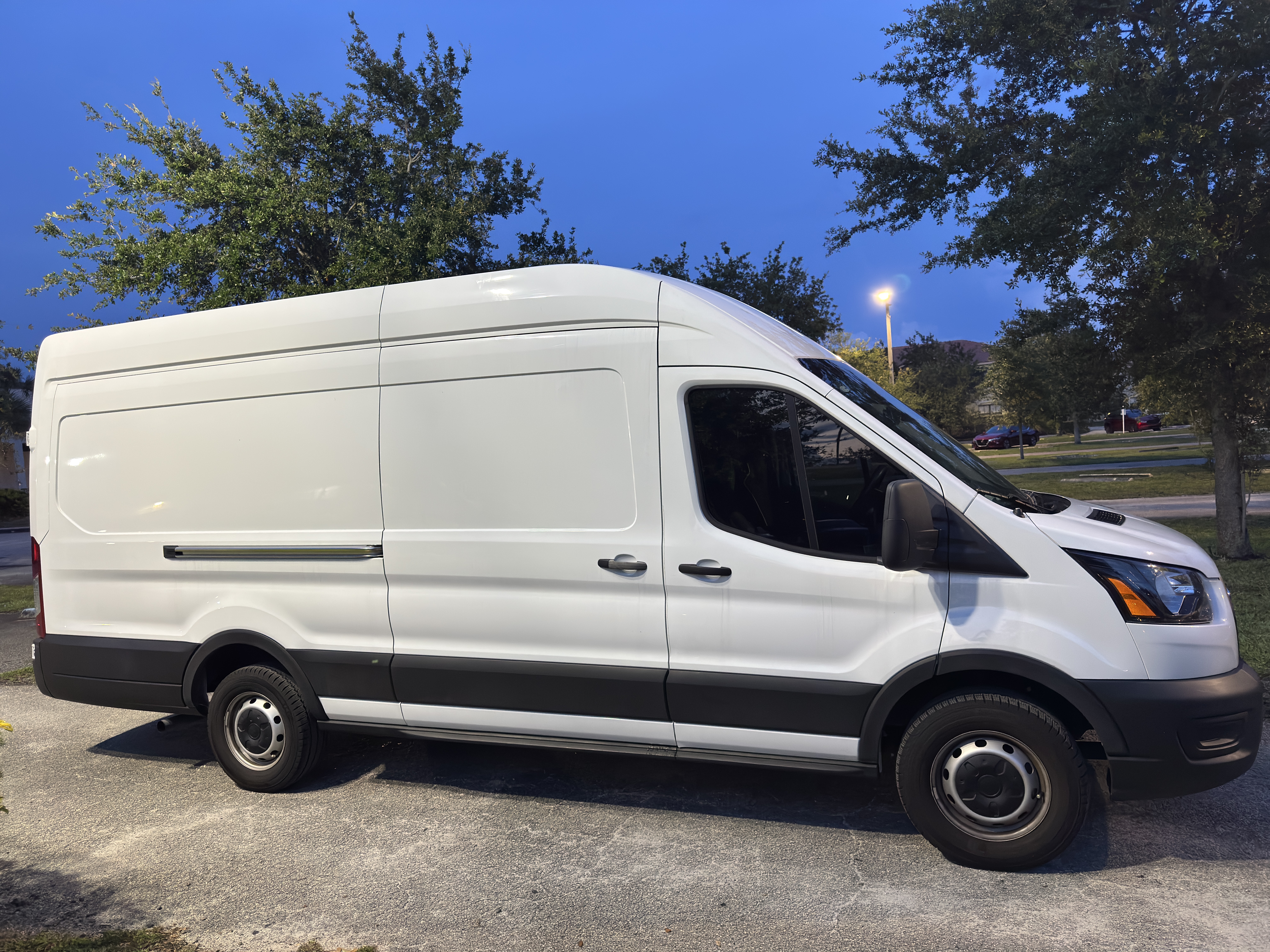 Used 2023 Ford Transit 350 148 High Roof Extended w/ Load Area Protection Package RWD image 4