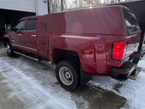 Used 2019 Chevrolet Silverado 3500 High Country w/ Duramax Plus Package image 16