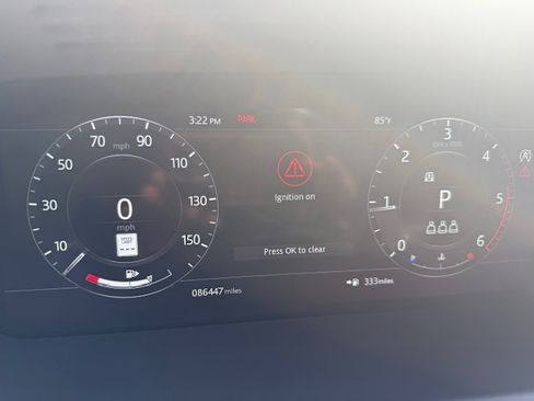 Used 2020 Land Rover Range Rover HSE image 15