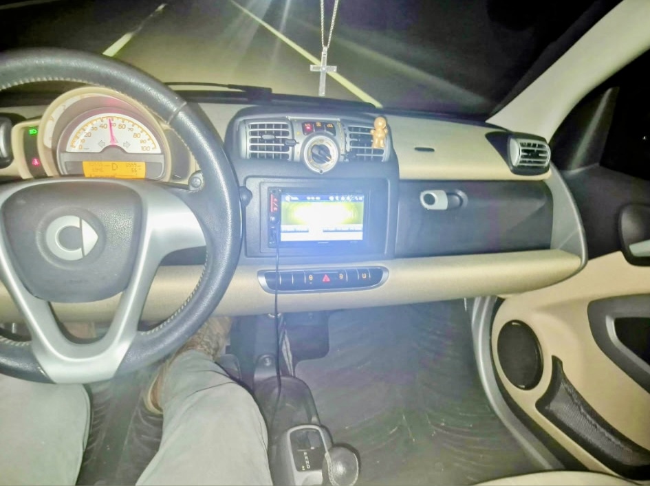 Used 2009 smart fortwo passion RWD image 10
