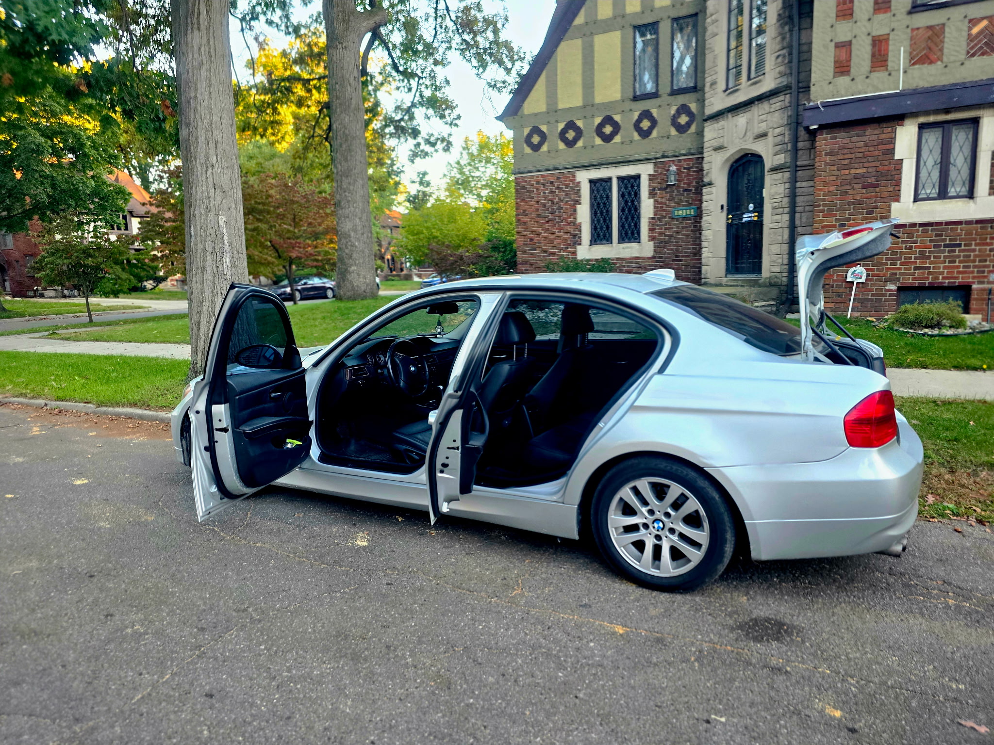Used 2006 BMW 325i Sedan RWD image 19