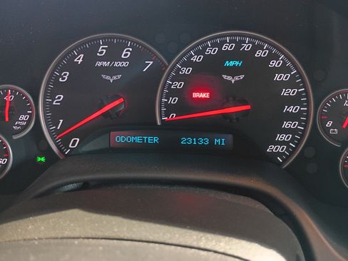 Used 2010 Chevrolet Corvette Coupe w/ 1LT RWD image 8