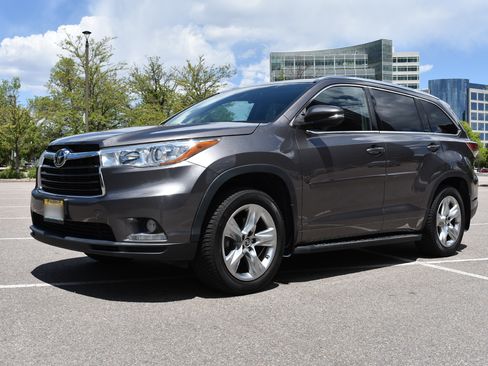 Used 2016 Toyota Highlander Limited Platinum AWD/4WD image 2