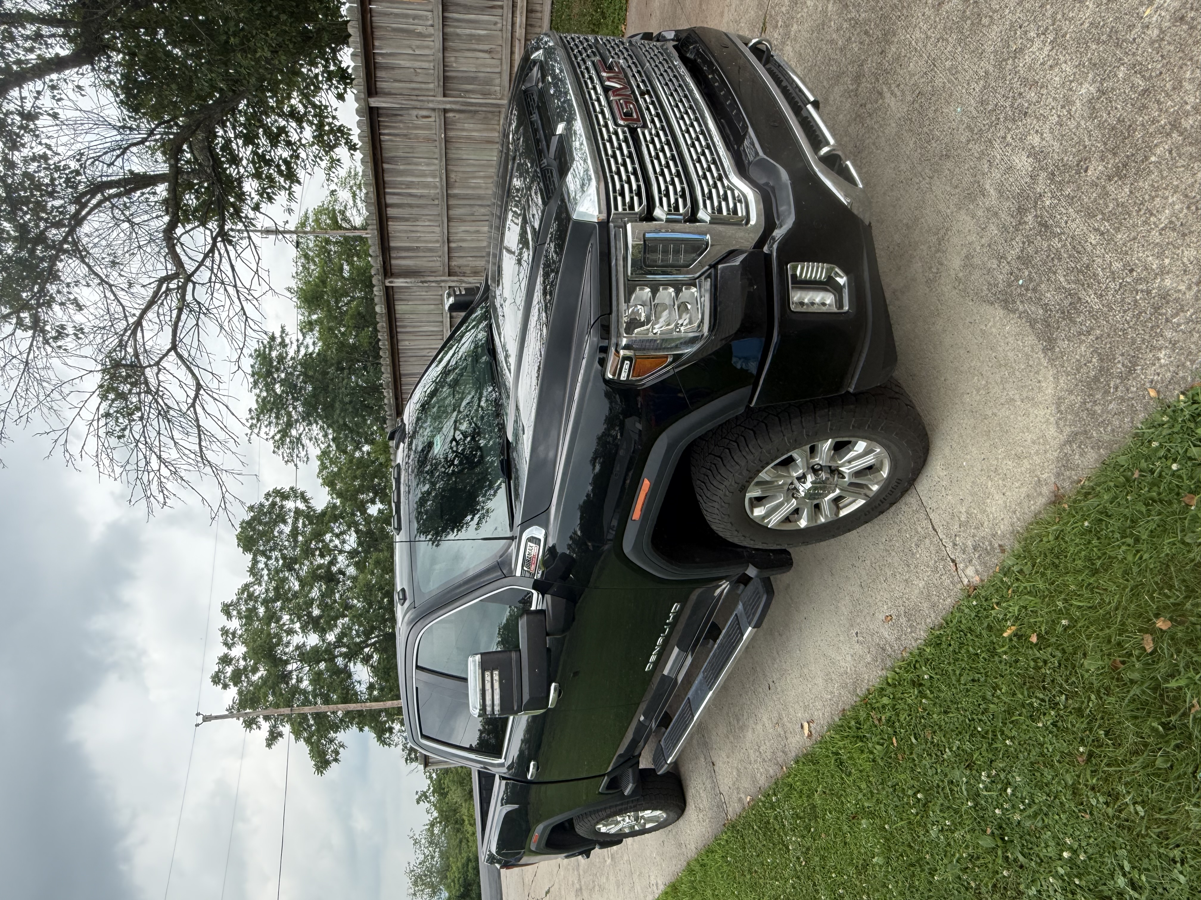 Used 2020 GMC Sierra 2500 Denali w/ Technology Package AWD/4WD image 9