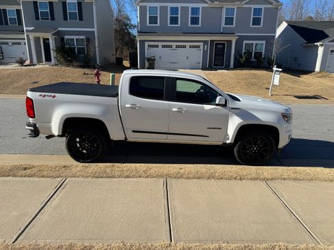 Used 2020 Chevrolet Colorado LT w/ Colorado RST Special Edition image 6