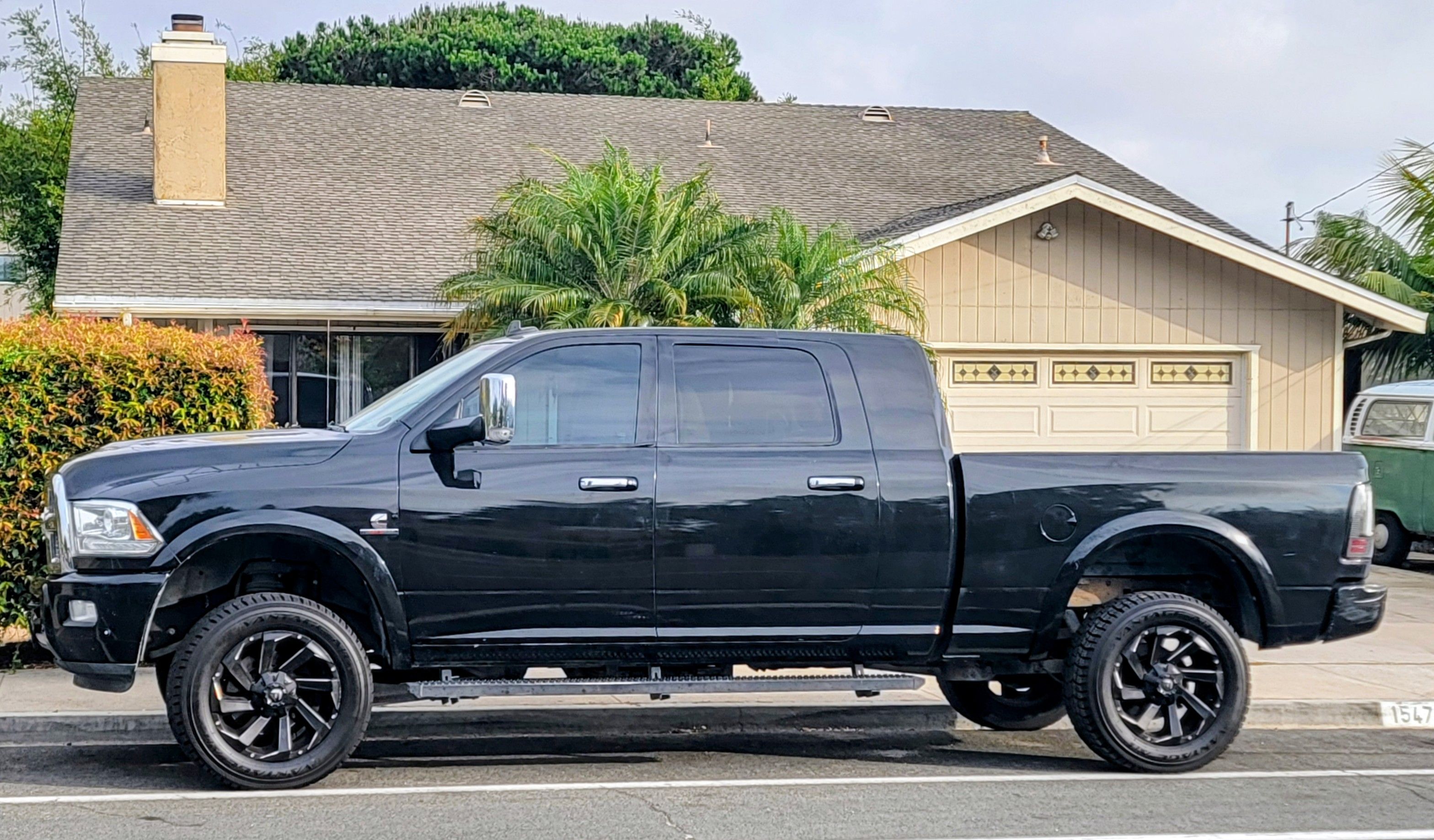 Used 2016 RAM 2500 Laramie AWD/4WD image 10