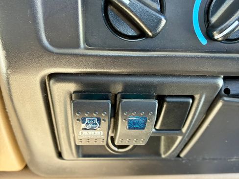 Used 2002 Jeep Wrangler Sahara image 27