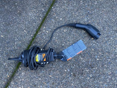 Used 2019 Chevrolet Bolt Premier w/ Infotainment Package image 27