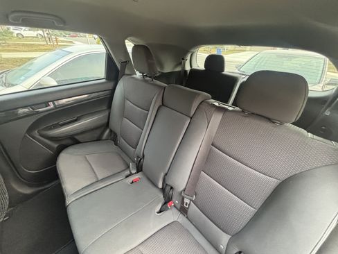 Used 2011 Kia Sorento LX w/ Convenience Pkg image 15