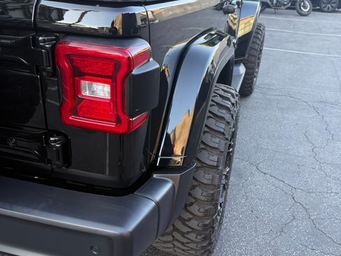 Used 2021 Jeep Wrangler Sport image 14