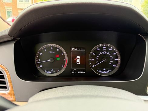 Used 2015 Hyundai Sonata Limited w/ Option Group 06 FWD image 16