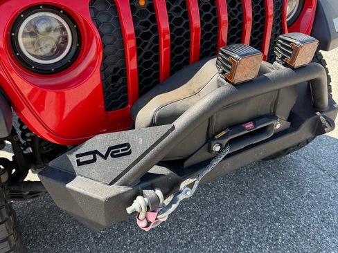 Used 2020 Jeep Gladiator Sport w/ Quick Order Package 24S image 8