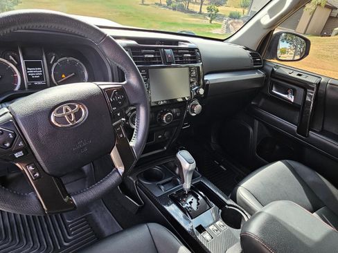 Used 2022 Toyota 4Runner TRD Off-Road Premium image 11
