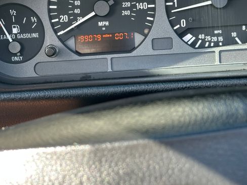 Used 1999 BMW 328i Convertible image 5