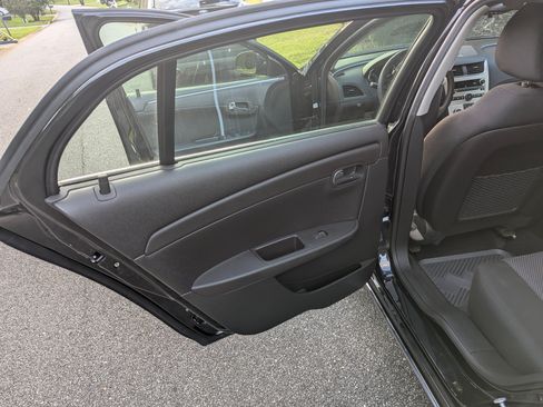 Used 2010 Chevrolet Malibu LT w/ Power Convenience Package image 20