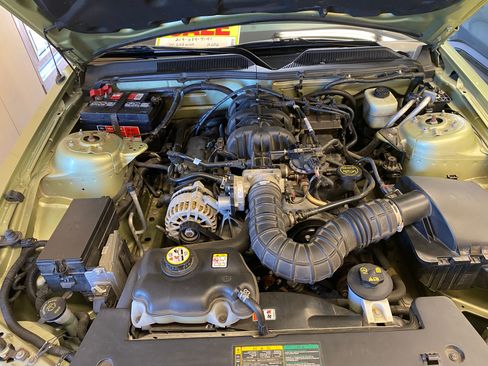 Used 2006 Ford Mustang Convertible RWD image 14