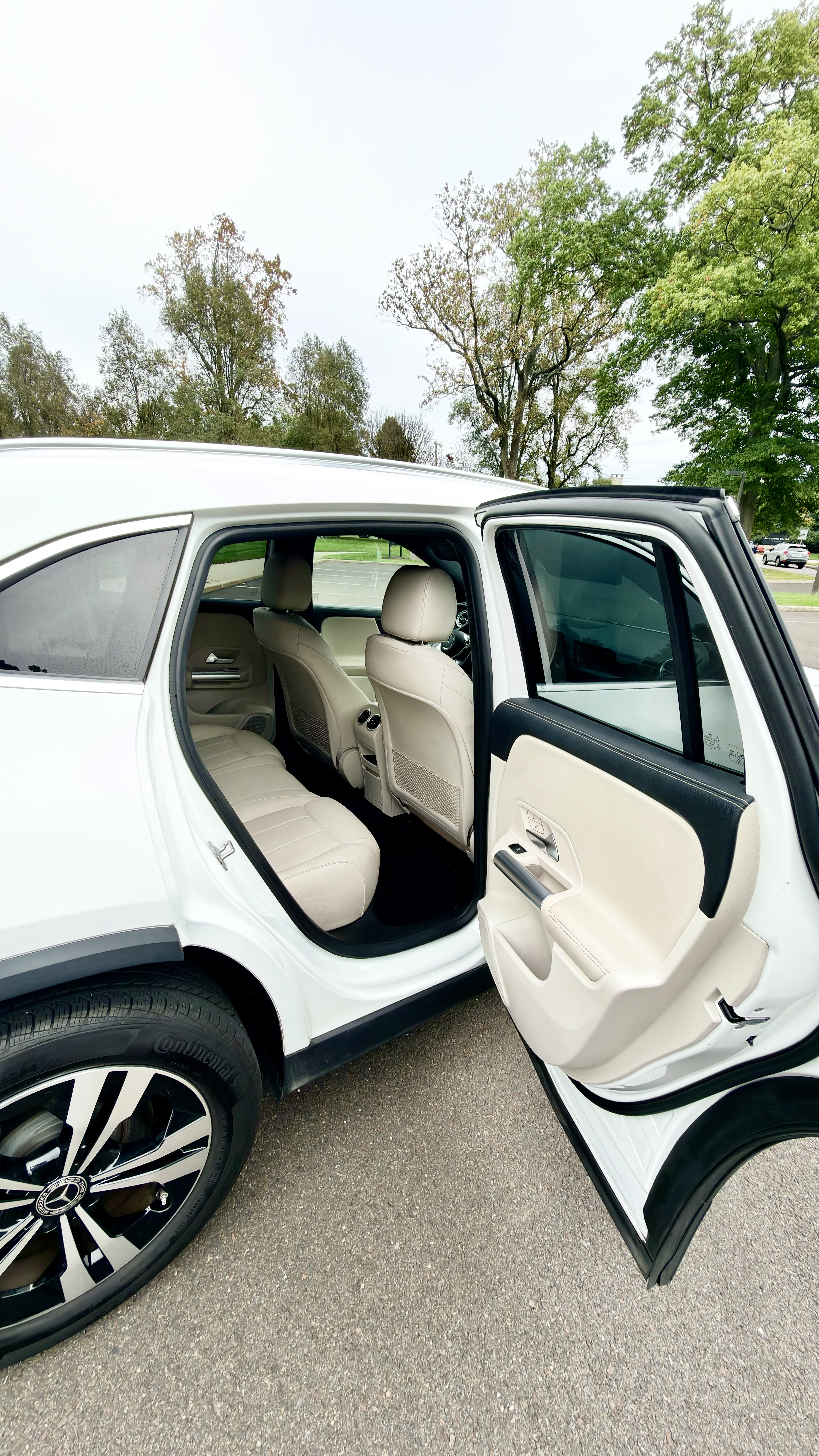Used 2025 Mercedes-Benz GLA 250 image 21