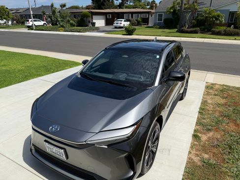 Used 2023 Toyota bZ4X FWD w/ Weather Package image 4