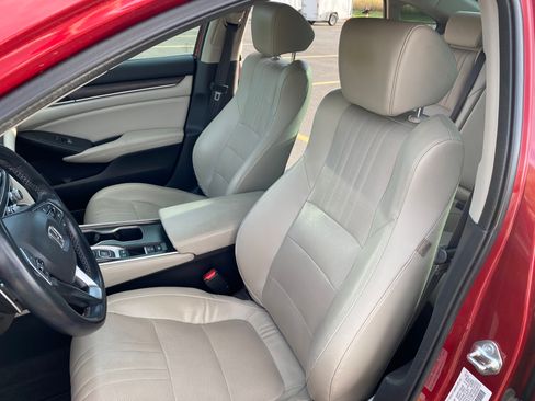 Used 2018 Honda Accord Touring image 21