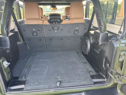 Used 2021 Jeep Wrangler Unlimited Rubicon image 16