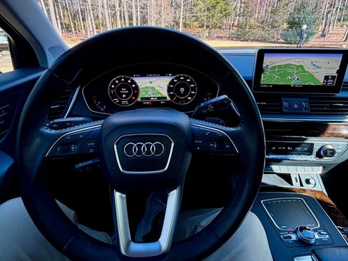 Used 2018 Audi Q5 Prestige w/ Prestige Package image 16