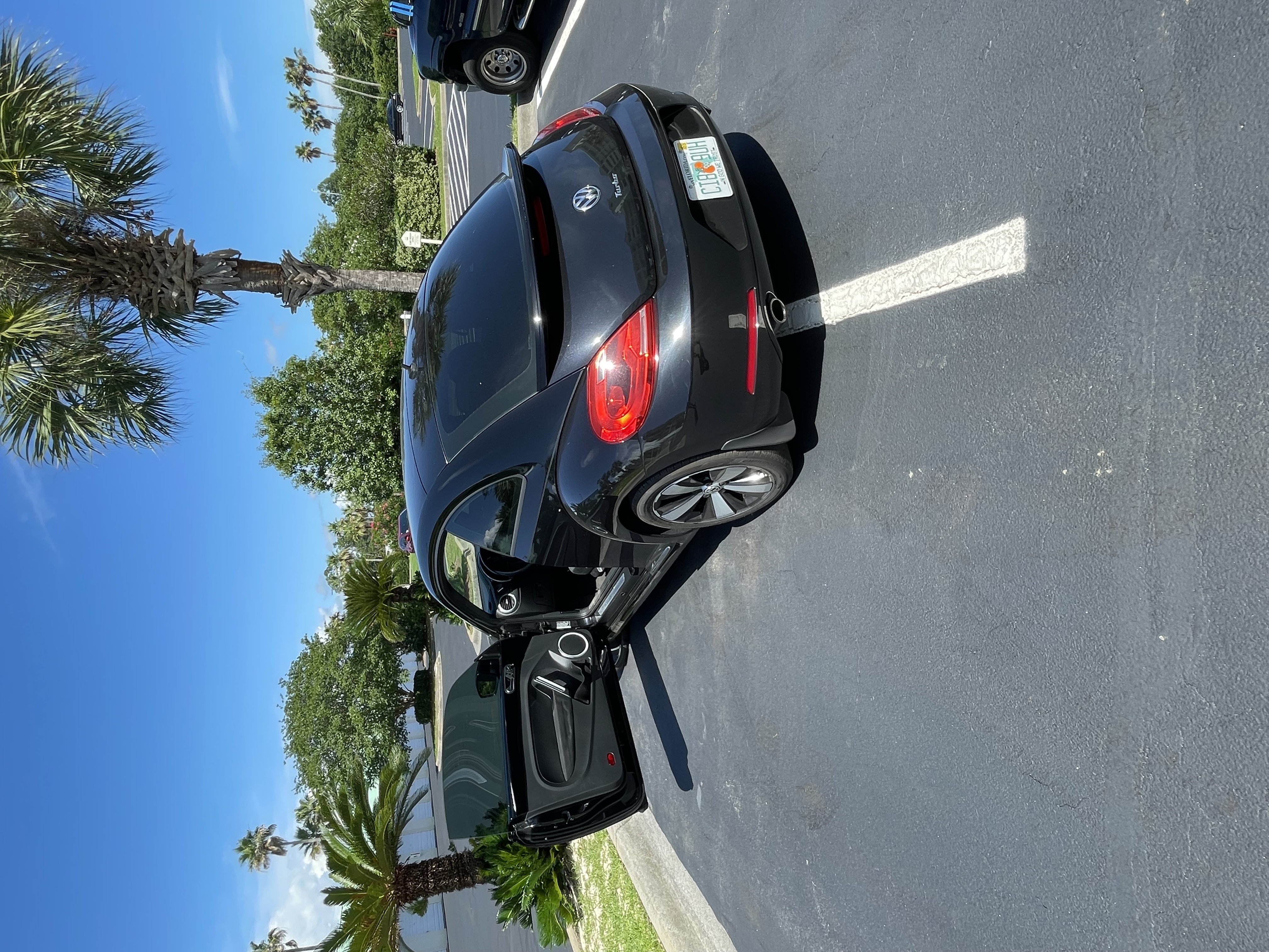 Used 2013 Volkswagen Beetle 2.0T FWD image 5