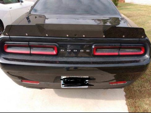 Used 2018 Dodge Challenger R/T image 5