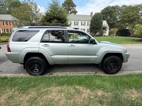 Used 2004 Toyota 4Runner Sport image 2