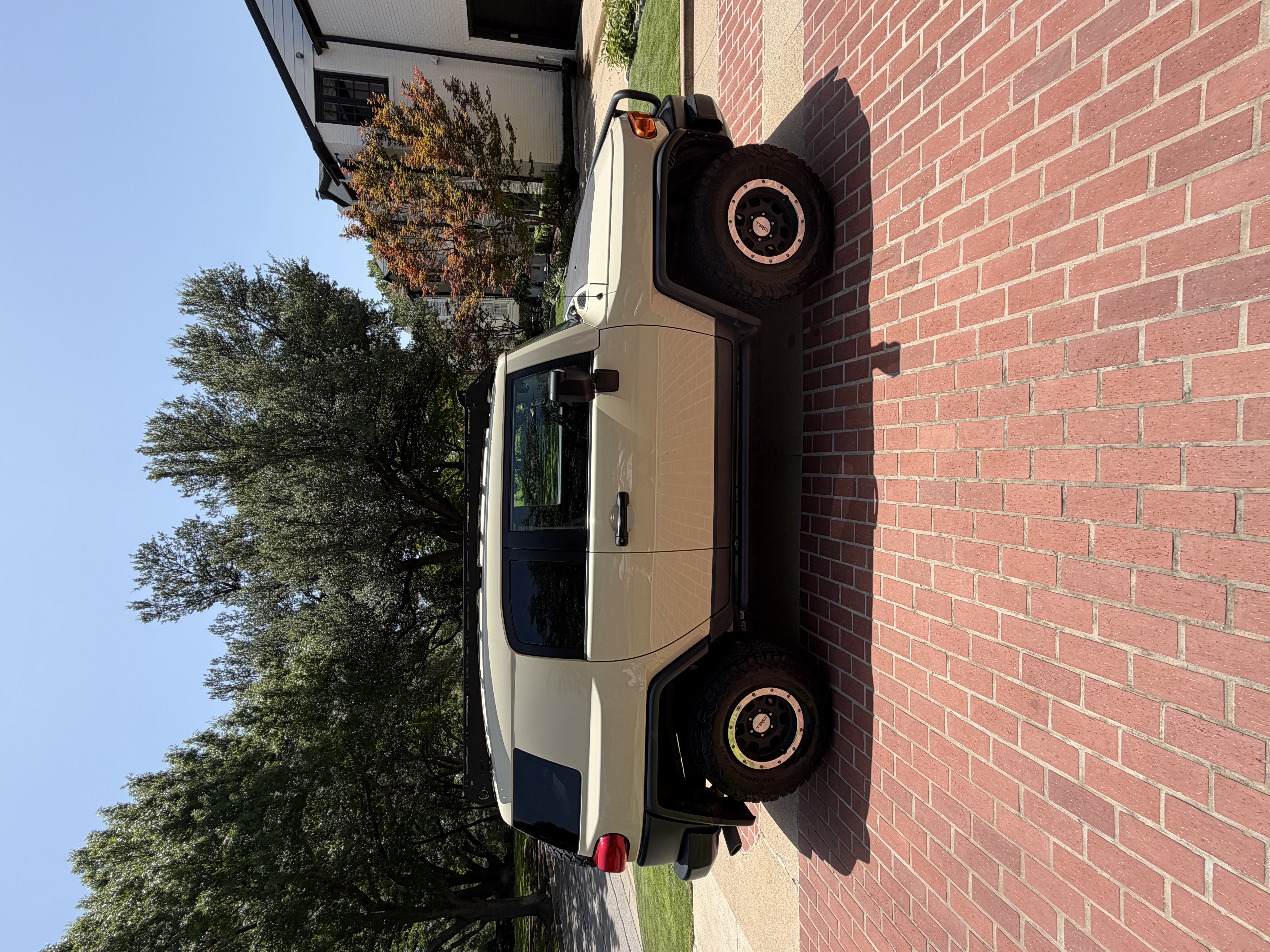 Used 2010 Toyota FJ Cruiser 4WD image 2