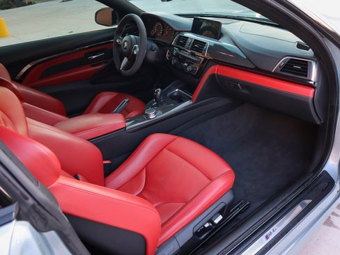 Used 2018 BMW M4 Coupe image 12