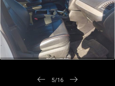 Used 2018 Dodge Grand Caravan SE image 6