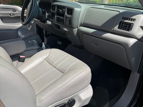 Used 2001 Ford Excursion XLT RWD image 4