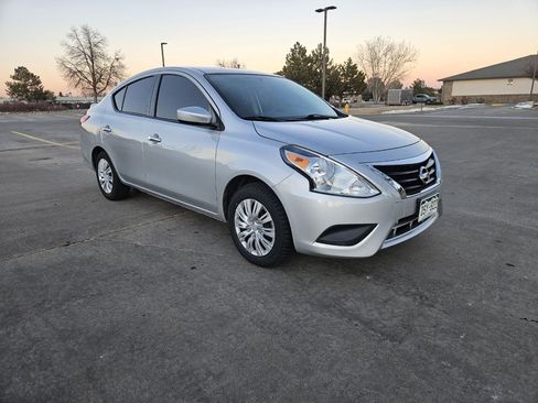 Used 2019 Nissan Versa SV image 10