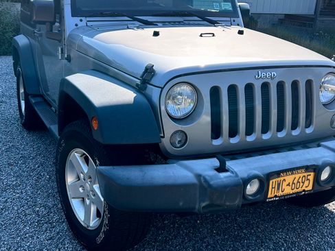 Used 2015 Jeep Wrangler Sport w/ Quick Order Package 24S AWD/4WD image 2