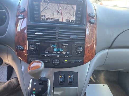 Used 2006 Toyota Sienna XLE Limited image 9