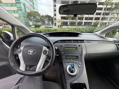 Used 2010 Toyota Prius Three image 31