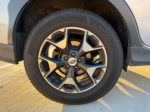 Used 2018 Subaru Crosstrek 2.0i Premium w/ Eyesight System image 8