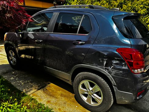 Used 2018 Chevrolet Trax LT w/ LT Convenience Package image 5