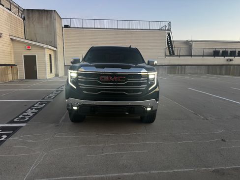 Used 2022 GMC Sierra 1500 SLT w/ SLT Premium Plus Package image 9