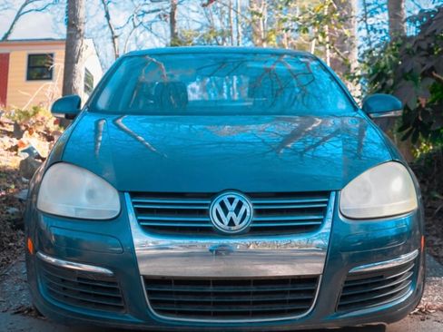 Used 2005 Volkswagen Jetta 2.5 image 1