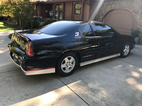 Used 2002 Chevrolet Monte Carlo SS w/ Pace Car Replica Pkg image 12